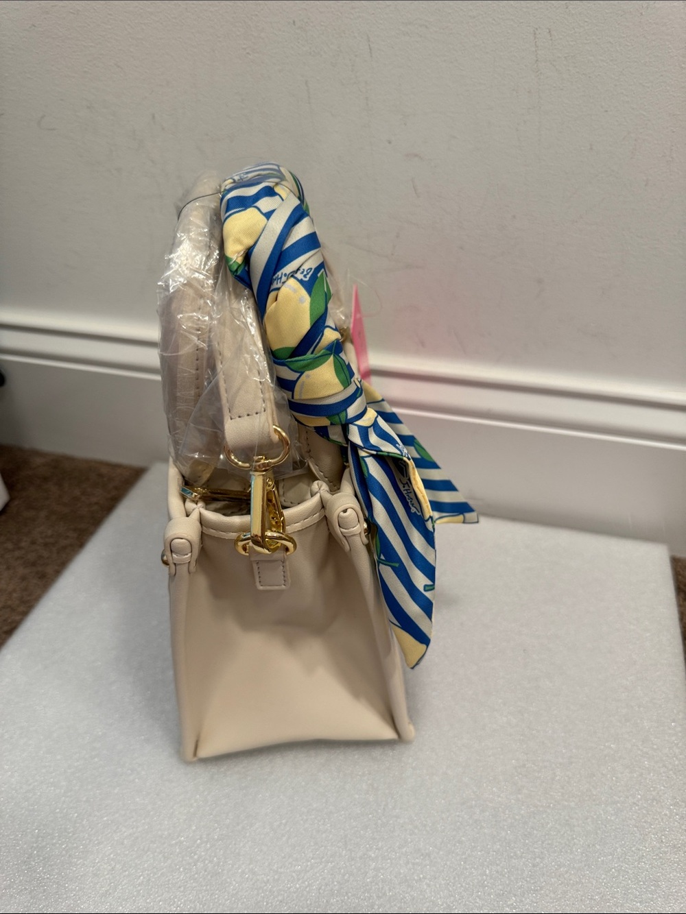 Betsey Johnson Blue & Cream Striped Mini Tote with lemon scarf & charm NWT - Picture 4 of 8
